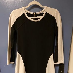 Mid sleeve mid length dress